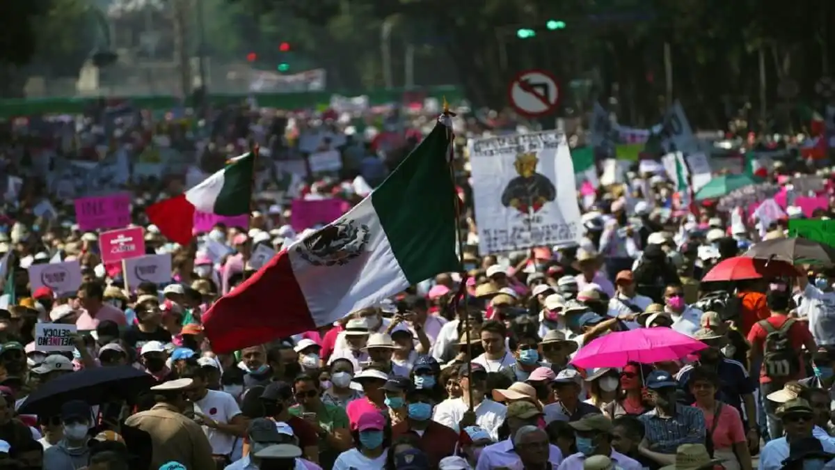 MEGAPROTESTA EN MÉXICO  contra reforma electoral de López Obrador