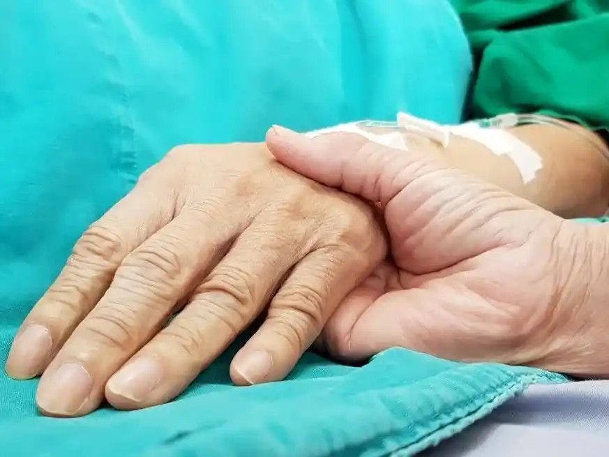 Aprobación definitiva al proyecto de ley que regula la eutanasia.