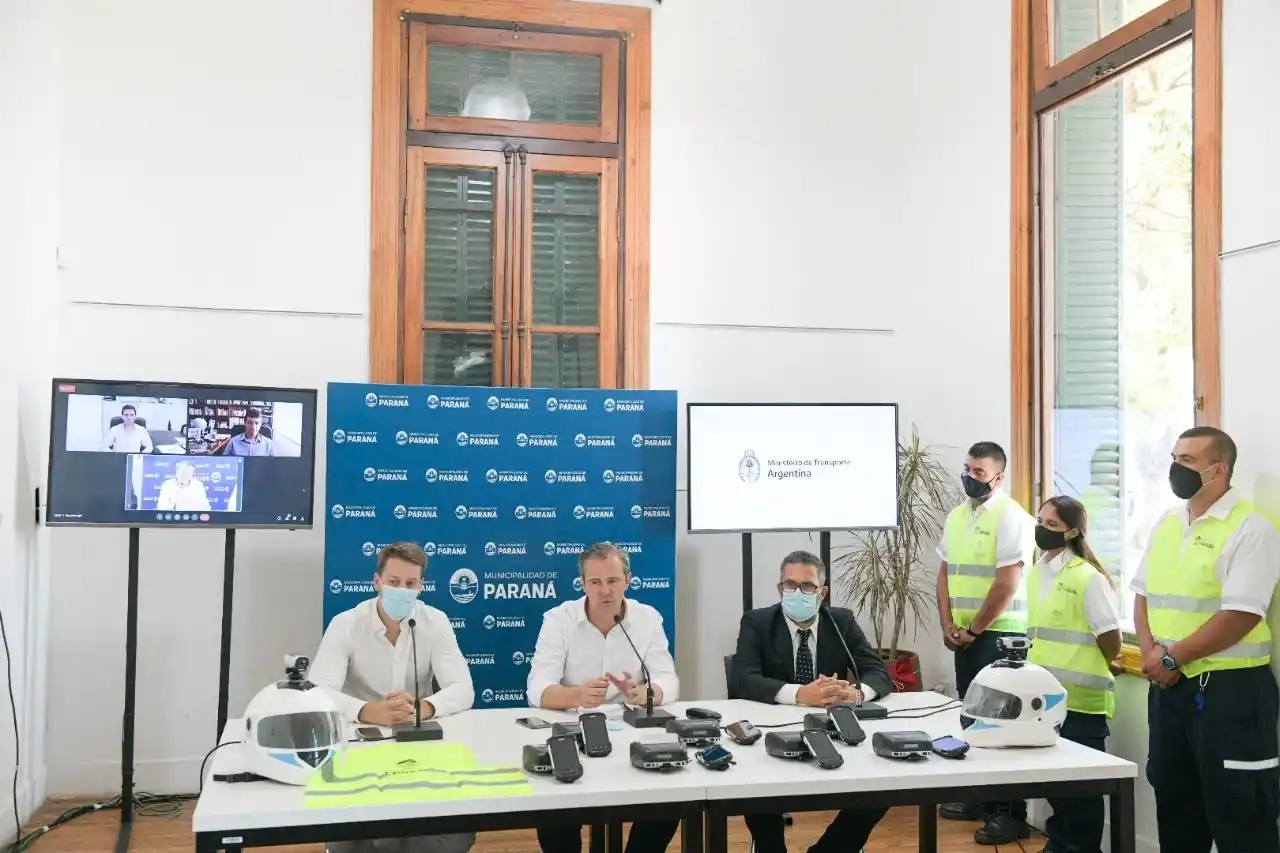 Inspectores de tránsito podrán hacer “fotomultas” desde las motos