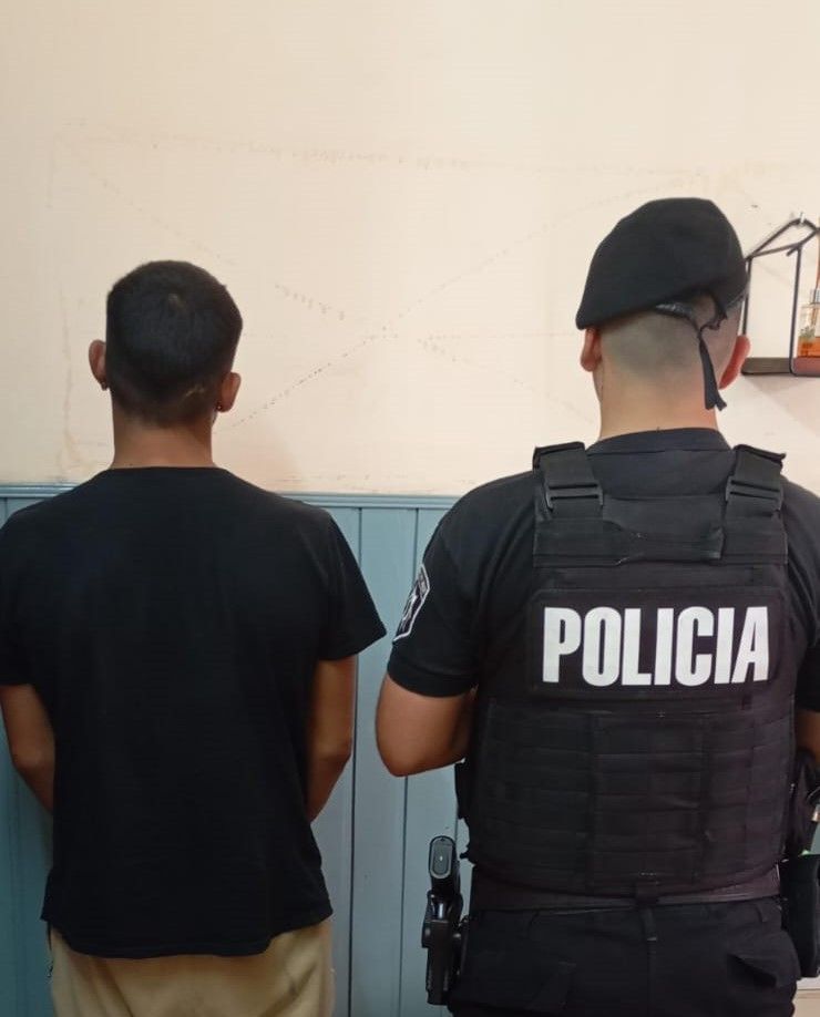 Uno de los detenidos por la policía en la jornada del domingo.