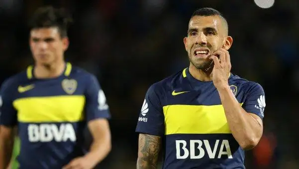 Tevez se entrena diferenciado y acrecienta rumores