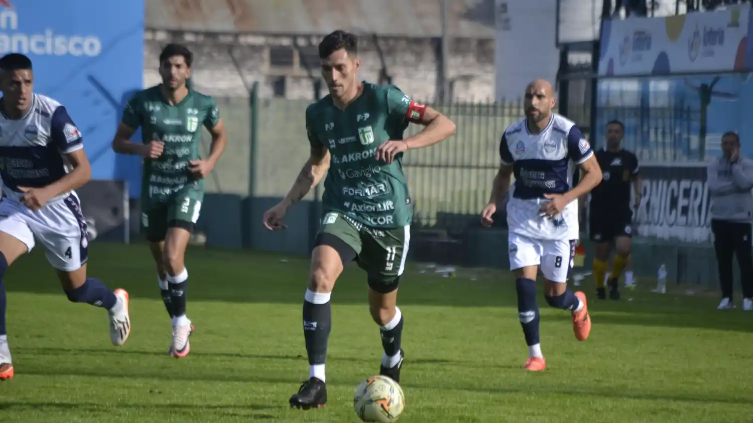 Enzo Avaro, figura de Sportivo ante San Martín (F).