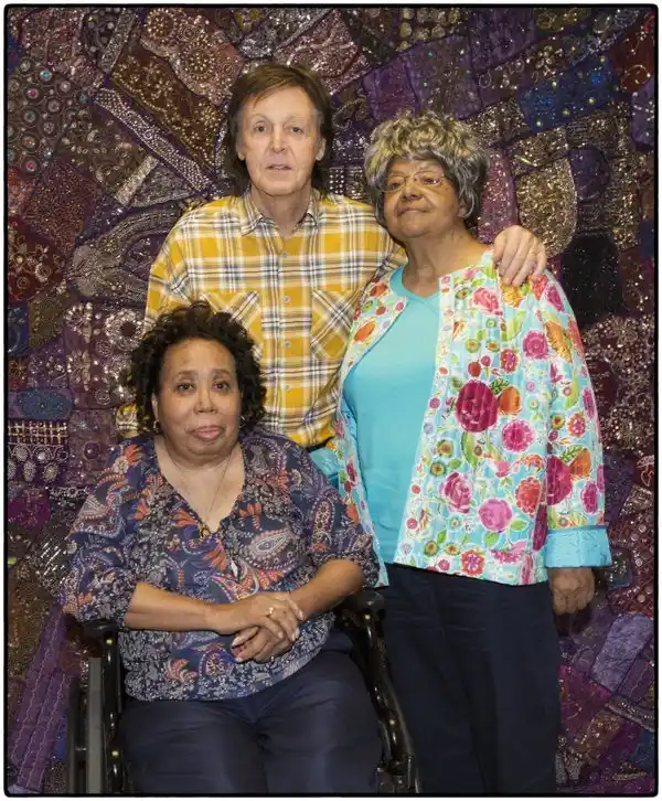 Paul McCartney conoció a las mujeres que inspiraron “Blackbird”