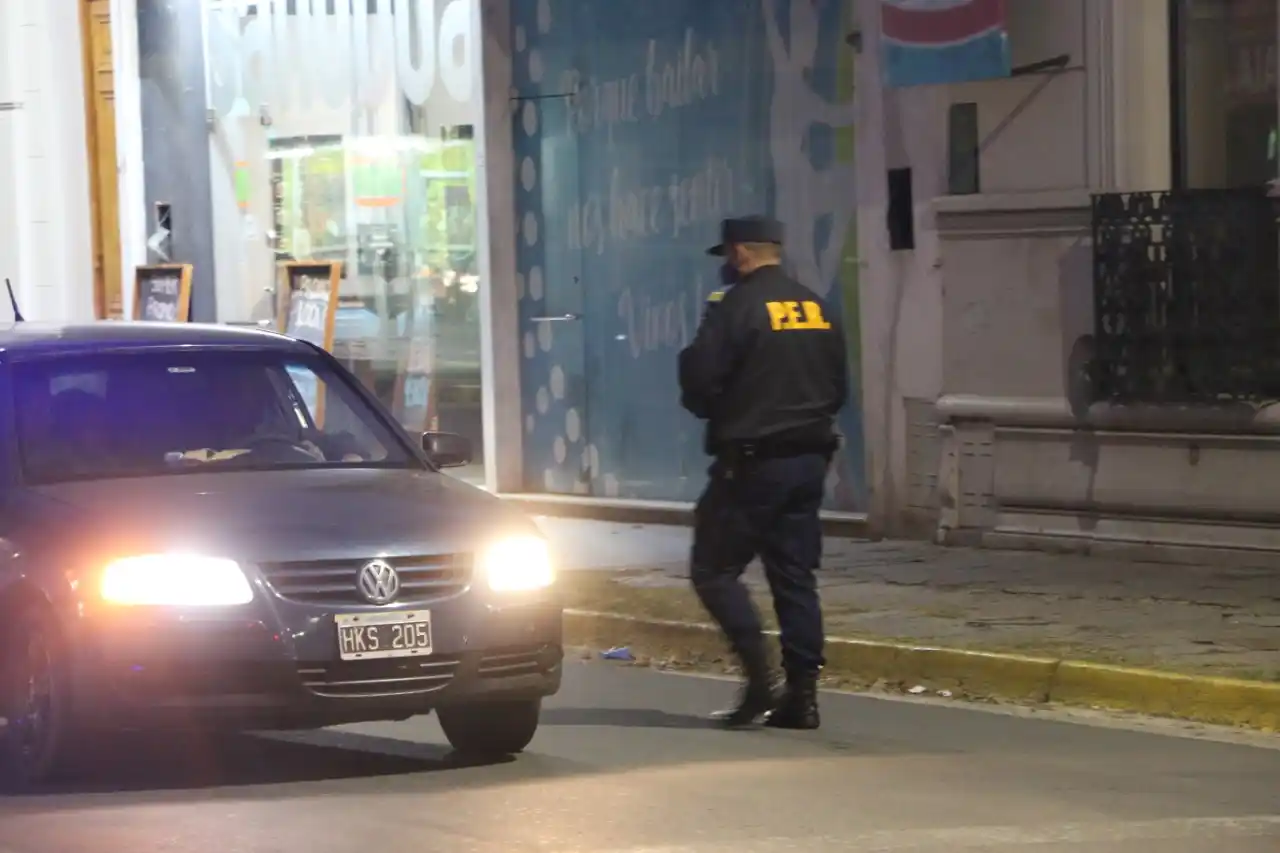La Policía labró 15 infracciones y se secuestraron dos vehículos