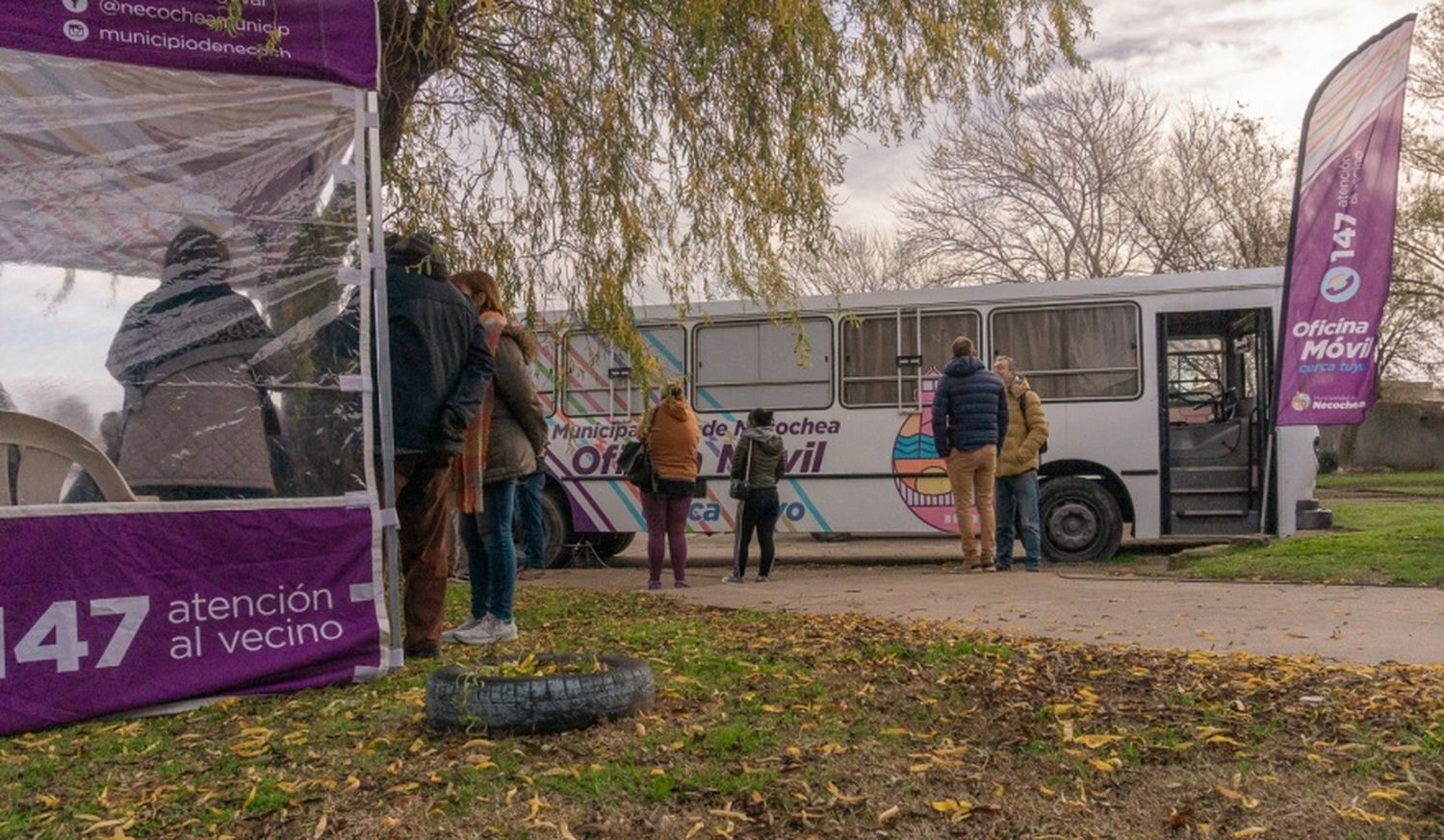 El intendente de Necochea saca la oficina a la calle para “escuchar” a los vecinos