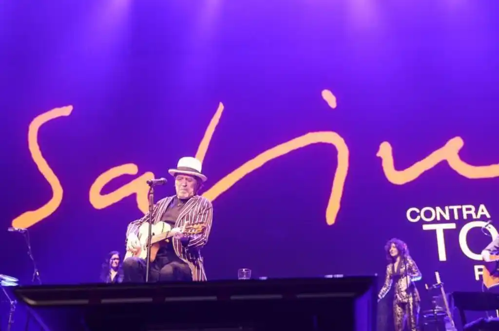 A tres años de su grave caída, Joaquín Sabina regresó al Wizink Center y puso Madrid a sus pies: “¡Por fin, carajo!”