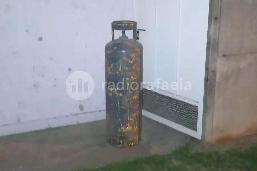 Le robaron dos garrafas de gas, y rápidamente recuperaron una de ellas