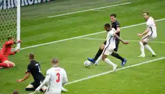 Inglaterra se quedó con el
duelo de gigantes en Wembley