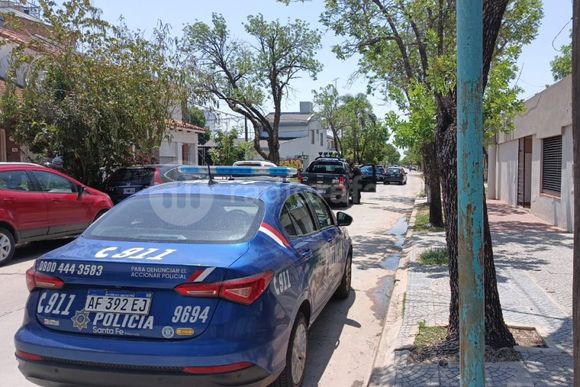 Sospechoso: los vieron con un equipo de música y mintieron cuando los atrapó la Policía