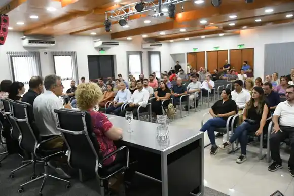 La Municipalidad y el SEOM trabajan para mejorar las condiciones laborales de trabajadores y trabajadoras