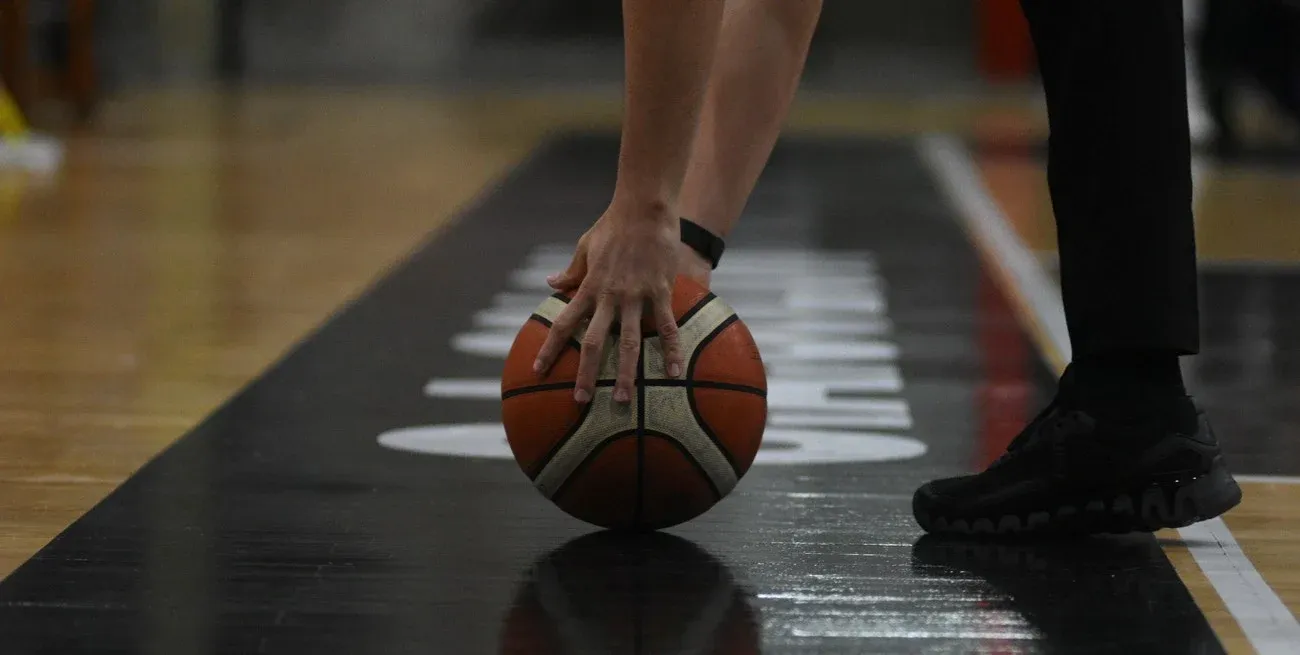 Imagen ilustrativa. El momento fue registrado por la transmisión oficial de Basquetpass. Crédito: Manuel Fabatía
