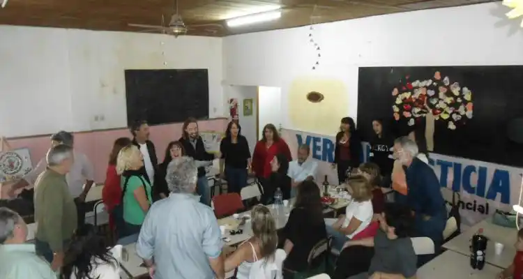 Recibieron al coro de las Madres