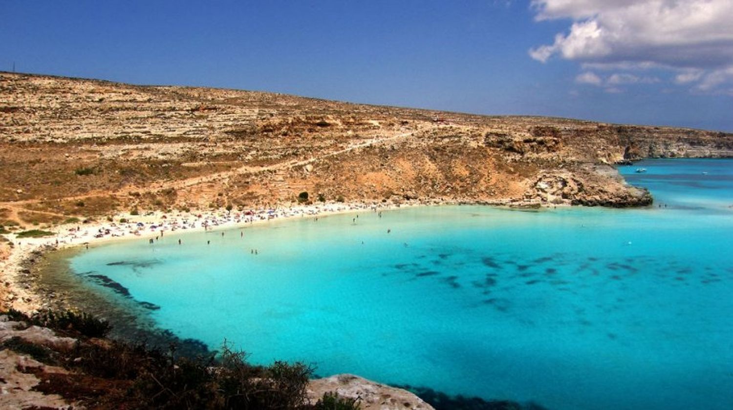 Lampedusa, una de las playas más bellas del mundo
