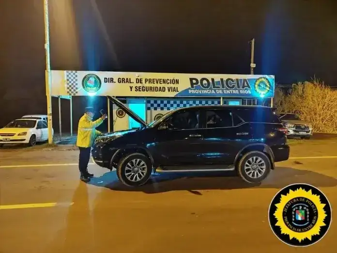 Detuvieron en Entre Ríos a dos mujeres que circulaban en una camioneta robada