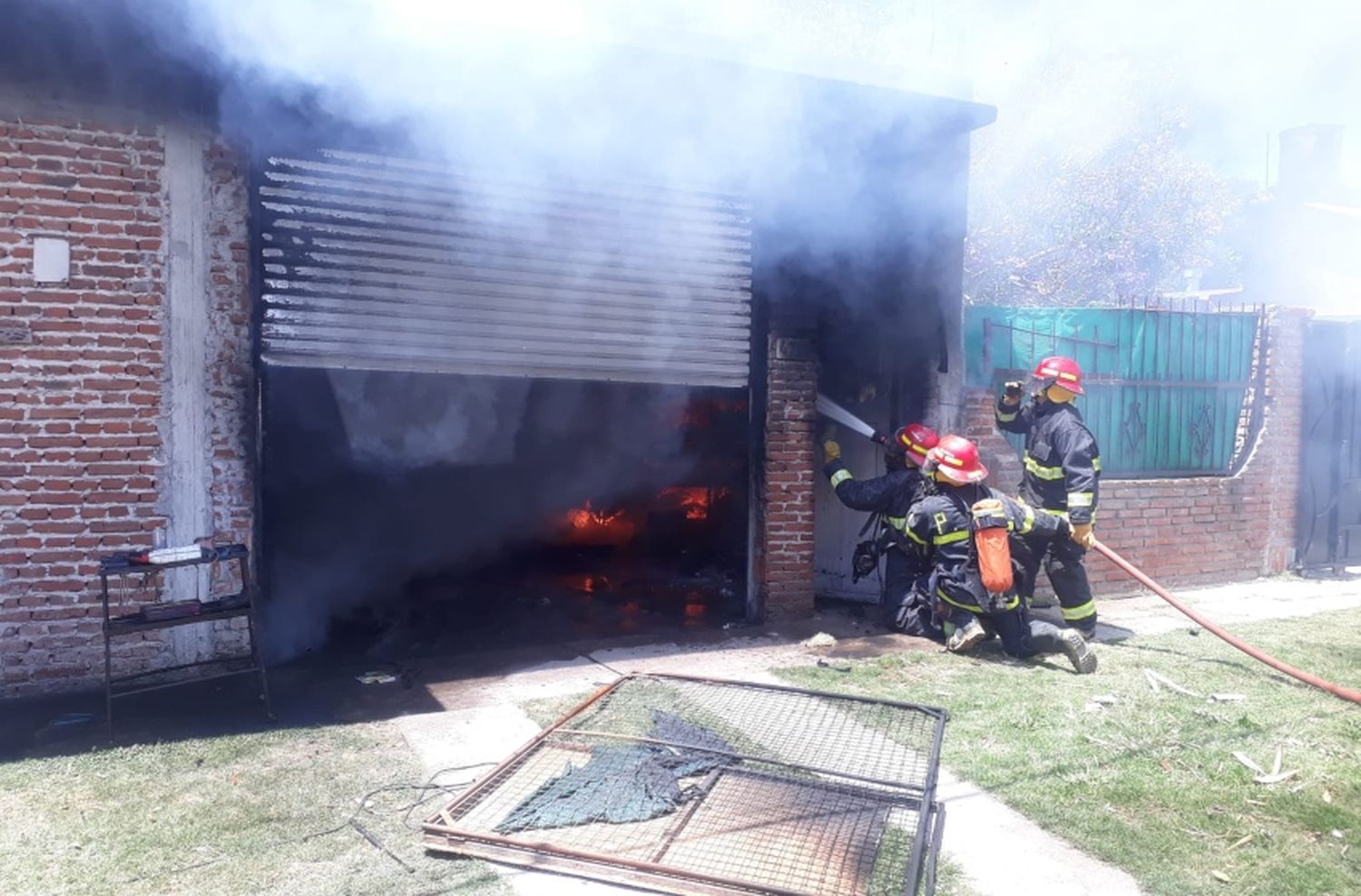 Se incendió un taller en el barrio Santa Mónica
