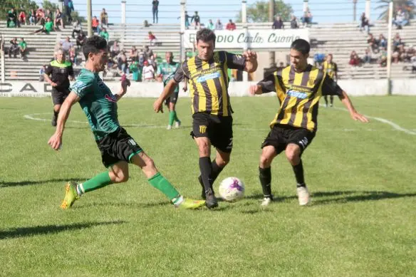 Newbery lo dio vuelta en Lobería y seguirá otro año en la zona A