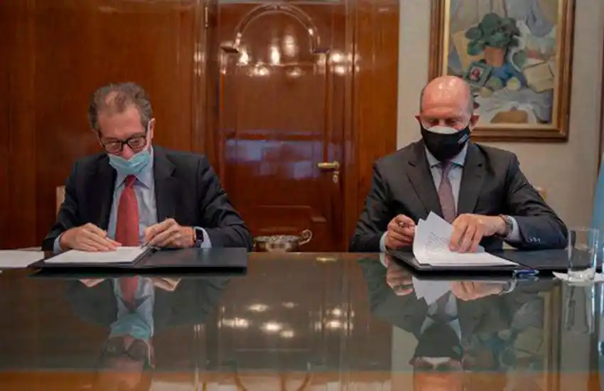 Perotti firmó un convenio con el Banco Central para potenciar la educación financiera