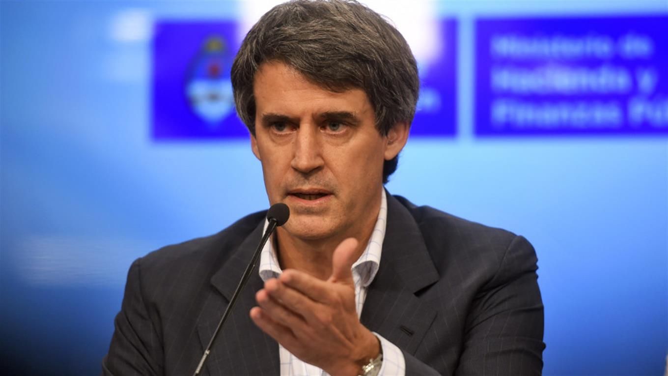 Prat Gay: “La inflación baja muy fuerte”