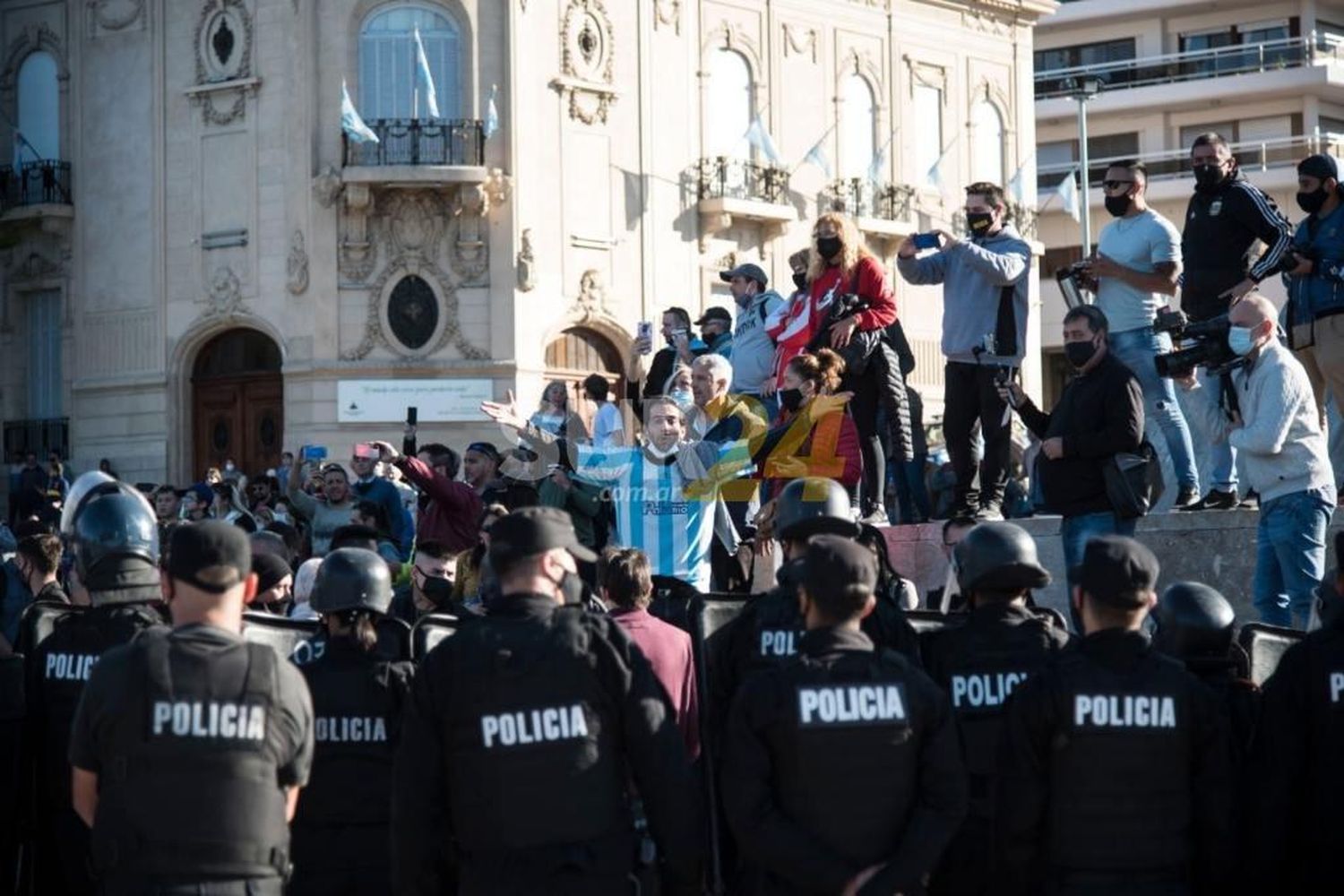 Marcha contra la cuarentena con detenidos e incidentes en Rosario