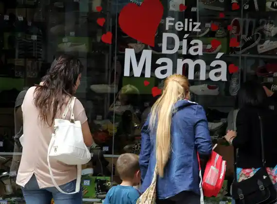 Rebajas, promociones y la vuelta de las 12 cuotas por el Día de la Madre