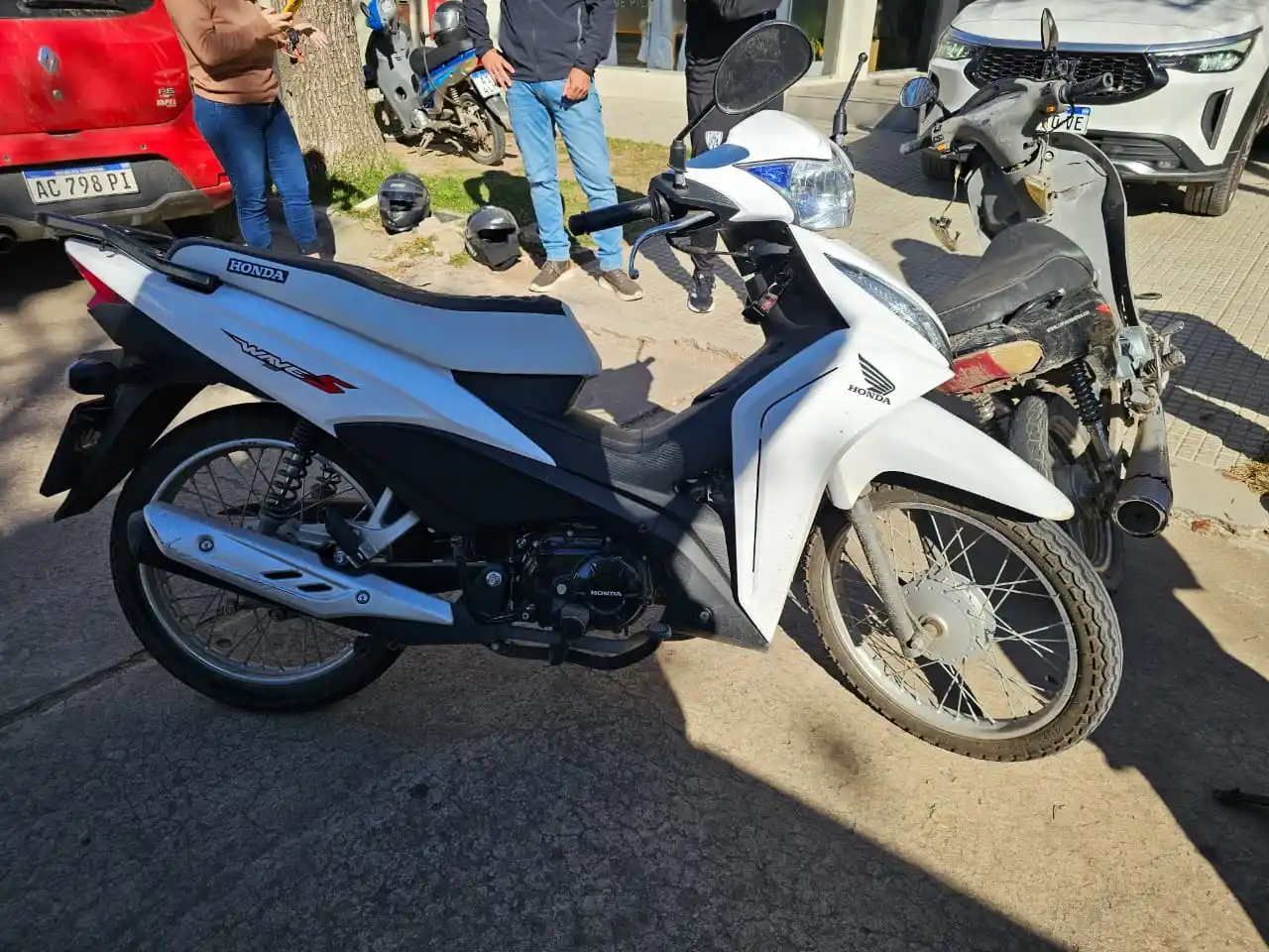 Las dos motos que protagonizaron el accidente.