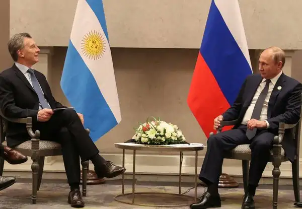 Macri regresó de Sudáfrica con tres promesas
