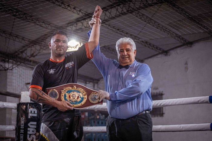 Rubén Acosta ante Cesar Velez - Boxeo - Club San José - 1