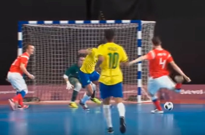 Video: el increíble gol en contra que se hizo un jugador ruso en la final olímpica de futsal