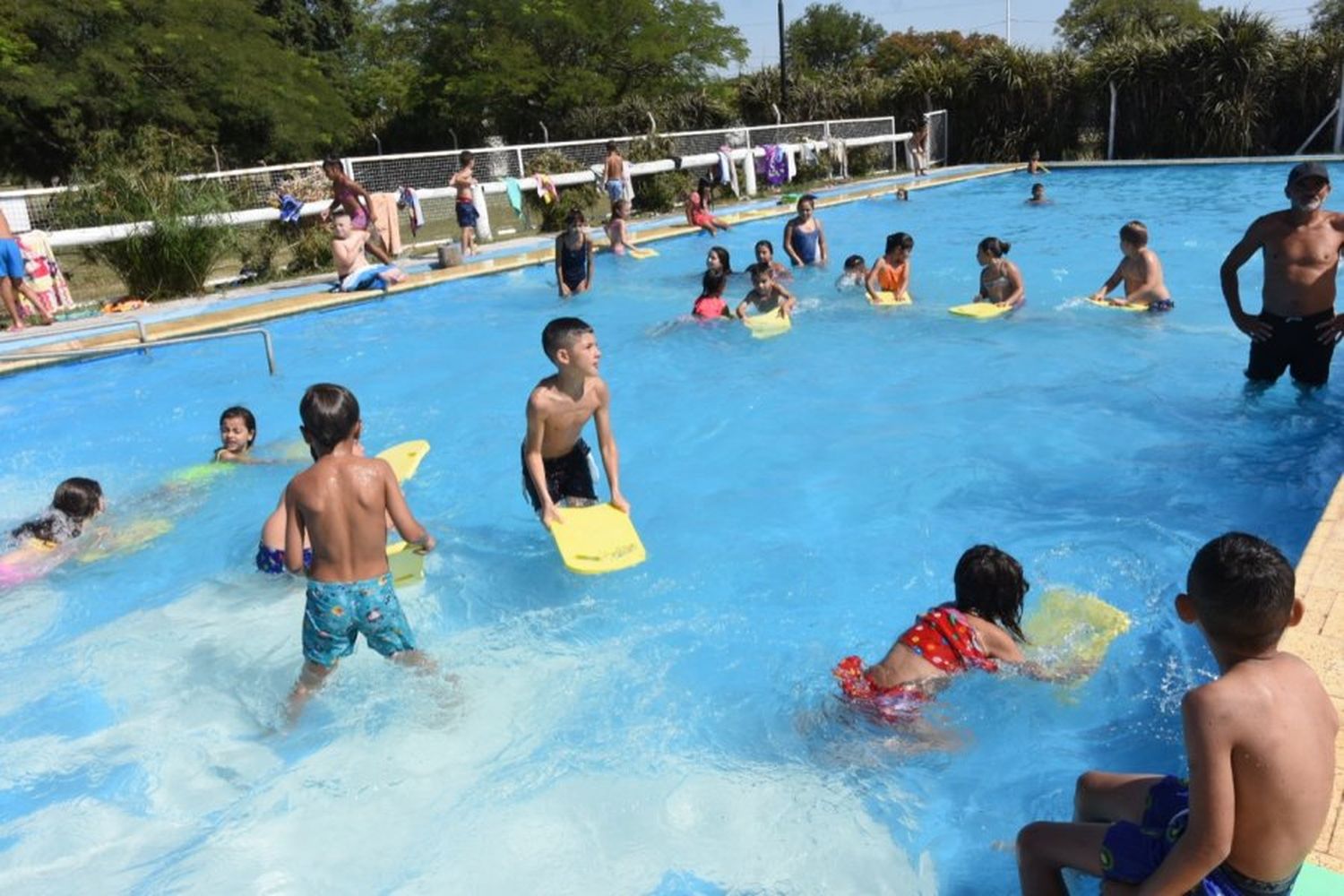 Comenzó “Todos al agua” en la pileta del CEF Nº53