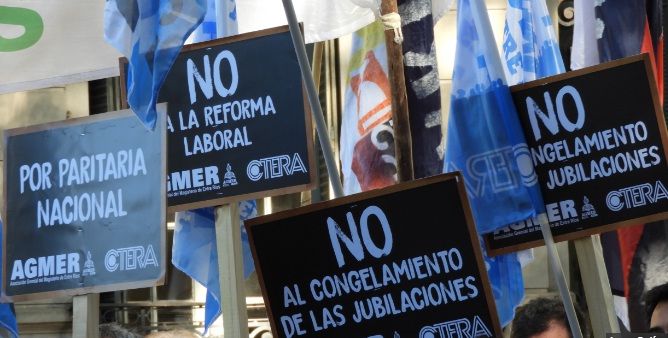 Docentes de Agmer y ADGU paran y se movilizan a Buenos Aires