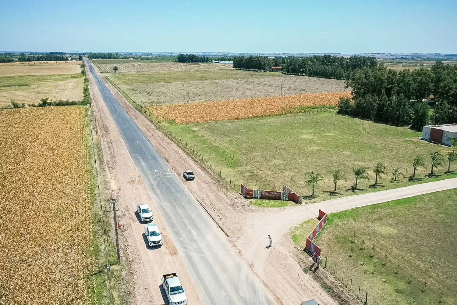 Continúa la obra de asfaltado desde Aldea Santa Rosa a San Rafael