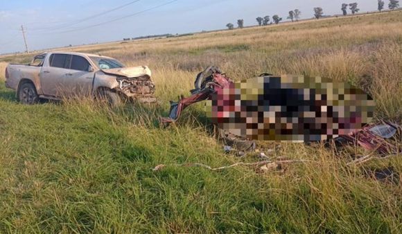 Tragedia en la ruta 226: tres muertos y dos heridos graves tras un tremendo accidente a la altura de Carlos Tejedor