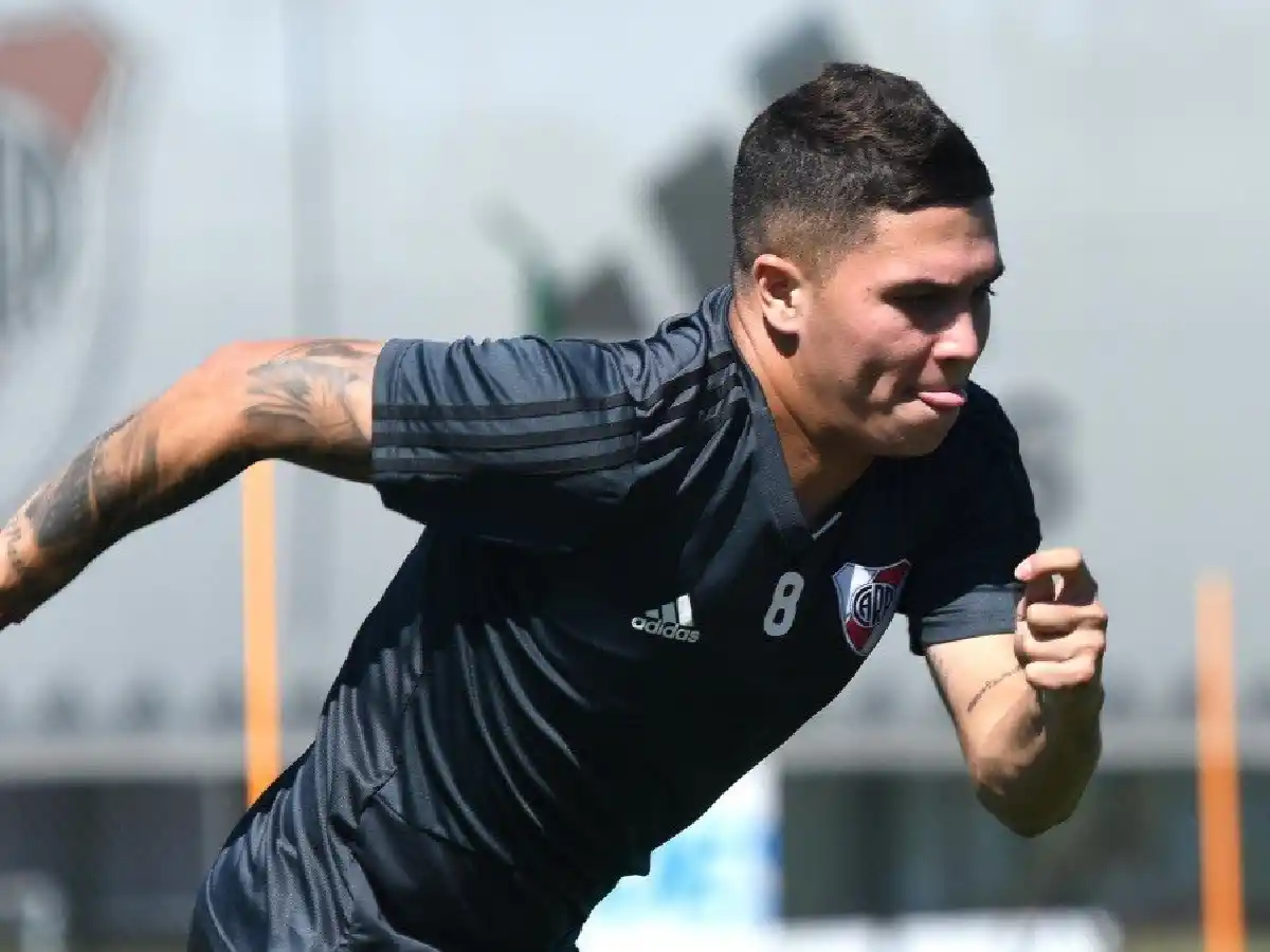 Quintero entrenó en River mientras aguarda una definición de su pase a China