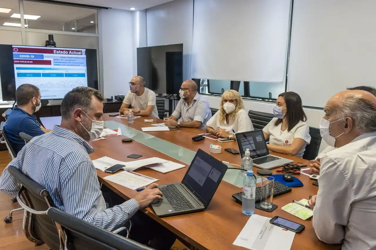 Lanús: Grindetti reunió a su equipo de salud para analizar la situación de la pandemia