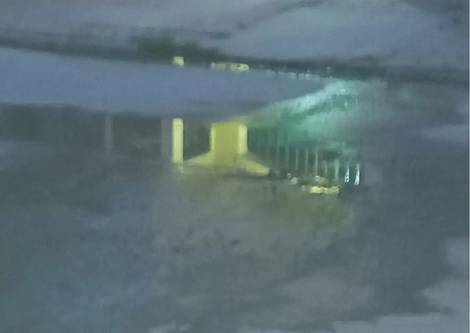 Calle Aníbal de Antón: reclamos por una pérdida de agua