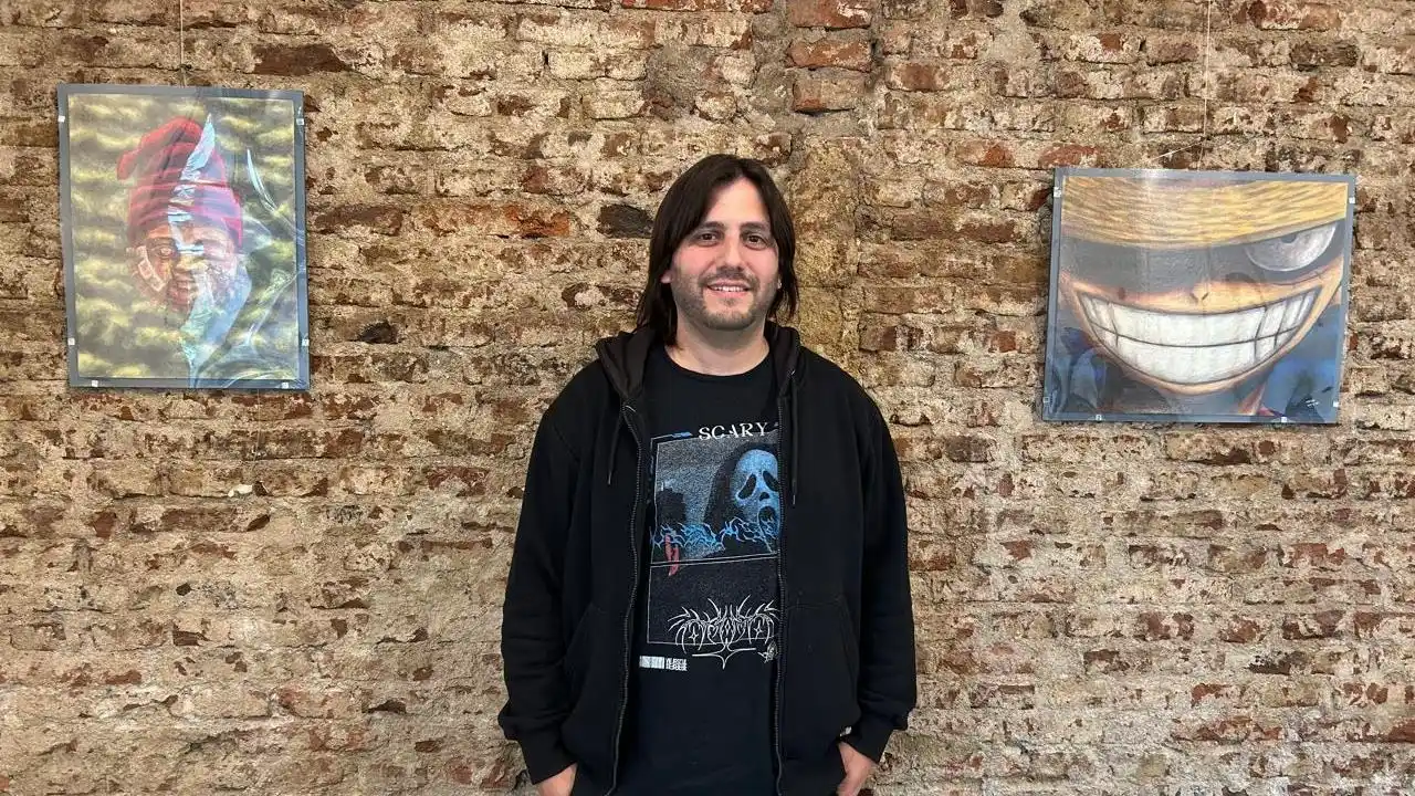 Javier Francisco Toro dialogó con La Voz del Pueblo. Repasó su pasado, su presente y su futuro en el mundo del arte. Explicó que la muestra busca “darle un valor agregado al trabajo de dibujar un determinado personaje”