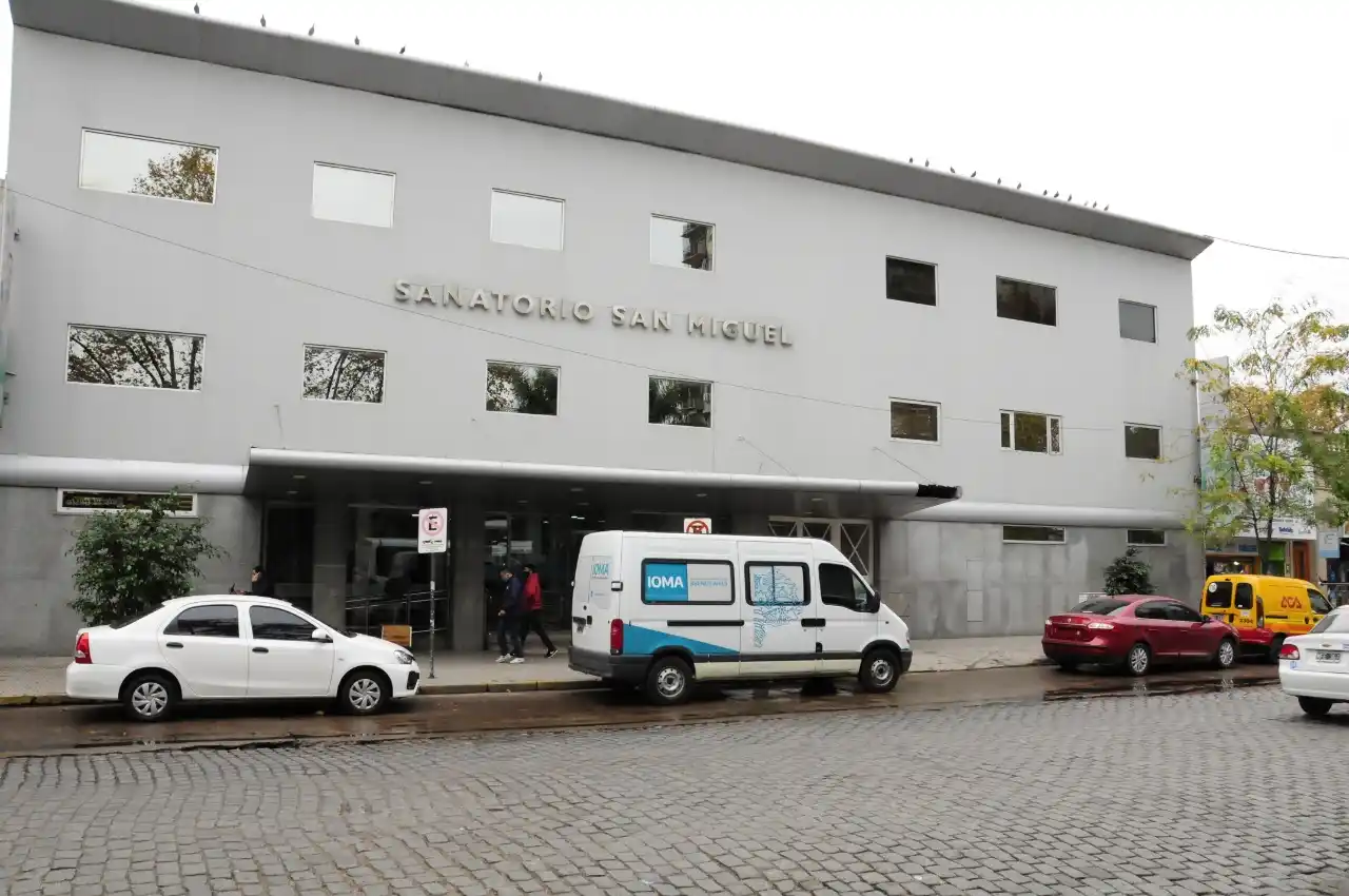 IOMA recuperó el Sanatorio San Miguel, que pasó a la órbita de Provincia, y celebran sus 140 trabajadores