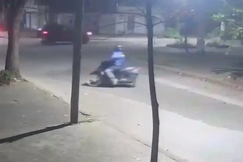 Violencia sin límites: motochorros le apuntaron a una nena de 13 años en la cabeza para robarle el celular