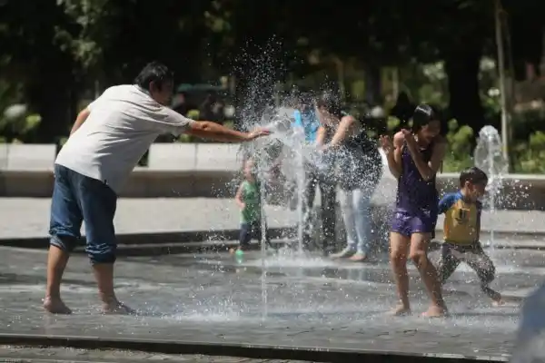 Ola de Calor: Piden extremar los cuidados para evitar efectos en la salud