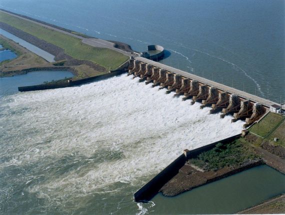 El Gobierno autorizó la venta de cuatro empresas hidroeléctricas
