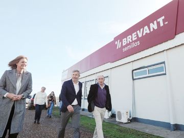 Frigerio visitó una planta pionera de reciclado de envases fitosanitarios
