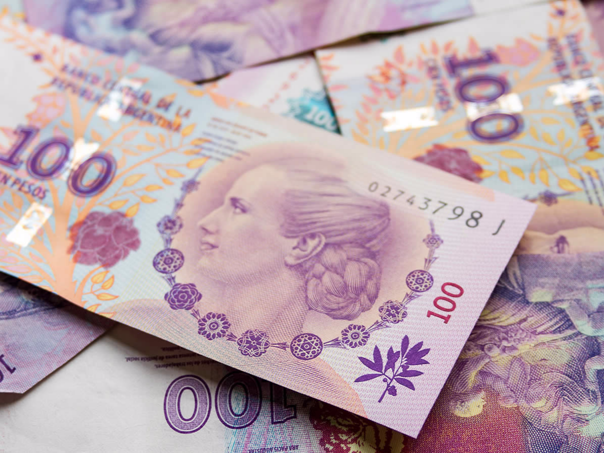 Tras el desplome, no aceptan el peso argentino en Bolivia