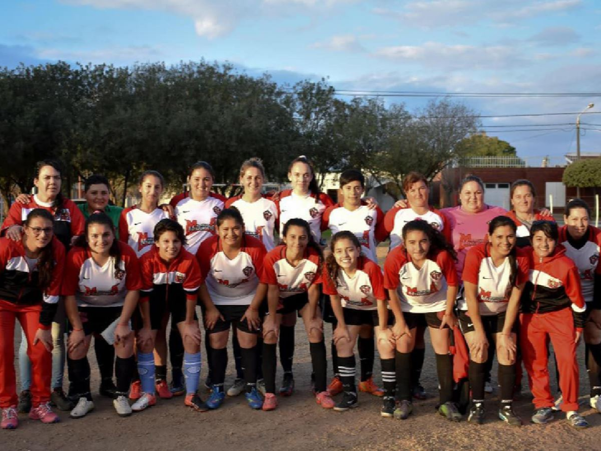 Arroyito apuesta al fútbol femenino