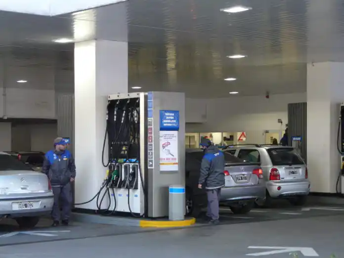 YPF subió el precio de los combustibles un 3,5% promedio en todo el país
