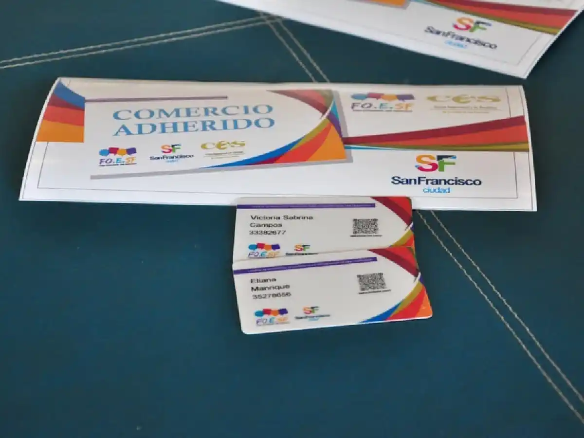 Más de 40 comercios ofrecen descuentos para universitarios  