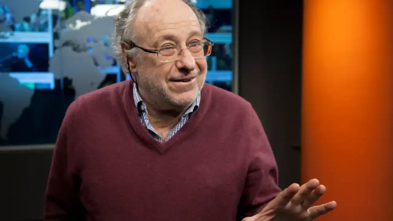 Murió un reconocido periodista tras sufrir un infarto