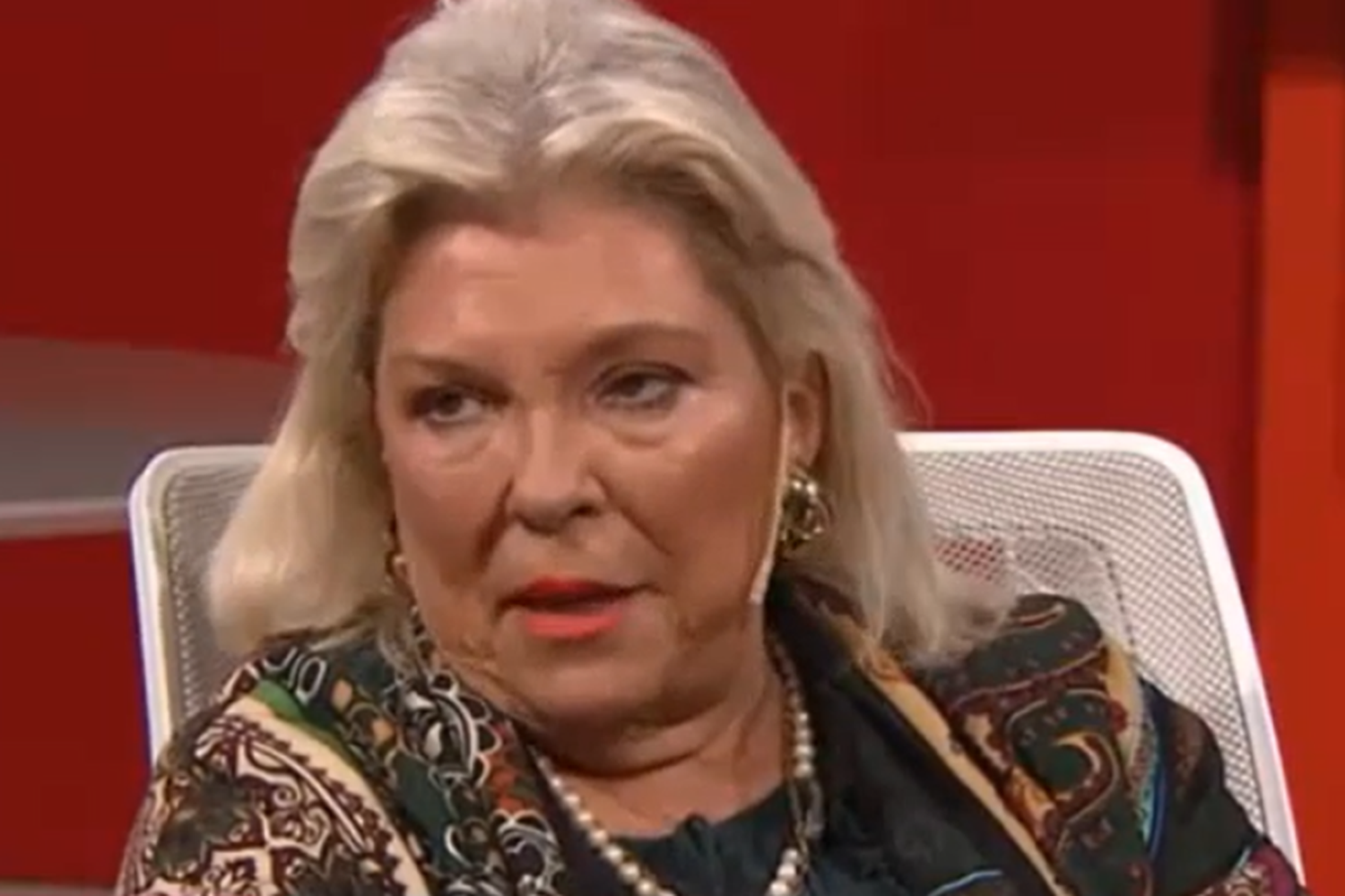 Carrió crítica  con Milei: "no gobiernan, trabajan para ver como ganan el año que viene"