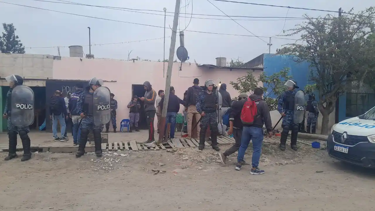 Se llevaron dinero de una casa, la Policía investigó, recuperó una parte y detuvo a 4 personas