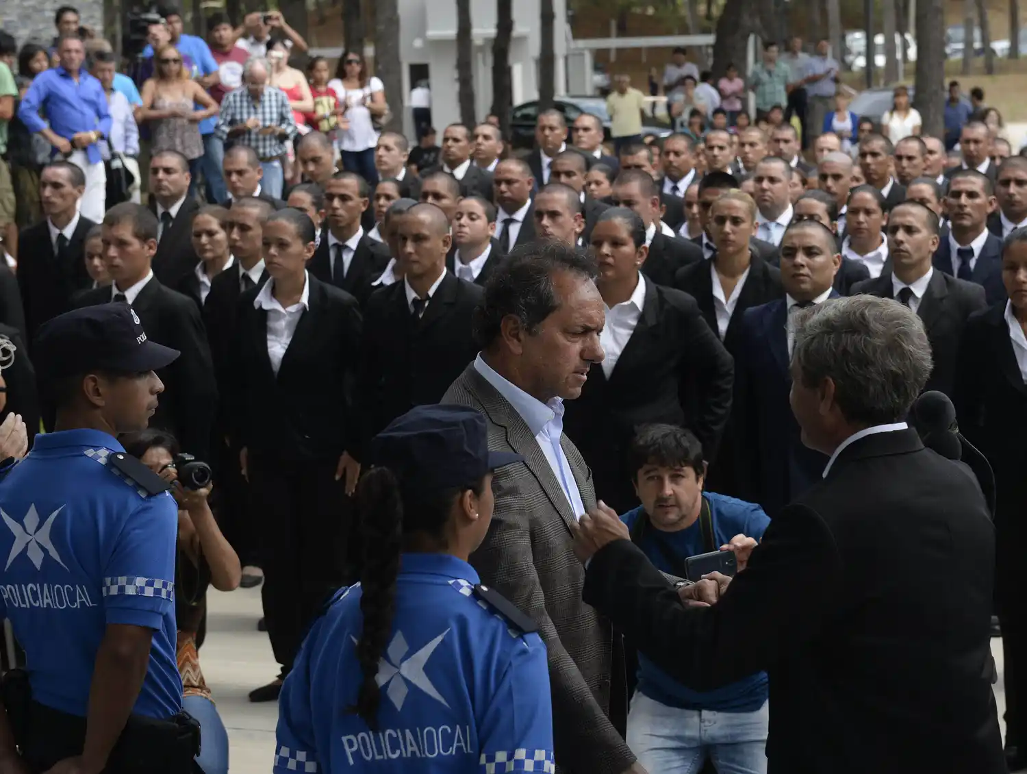 Scioli inauguró el ciclo lectivo de la Escuela de Policía Local en Pinamar
