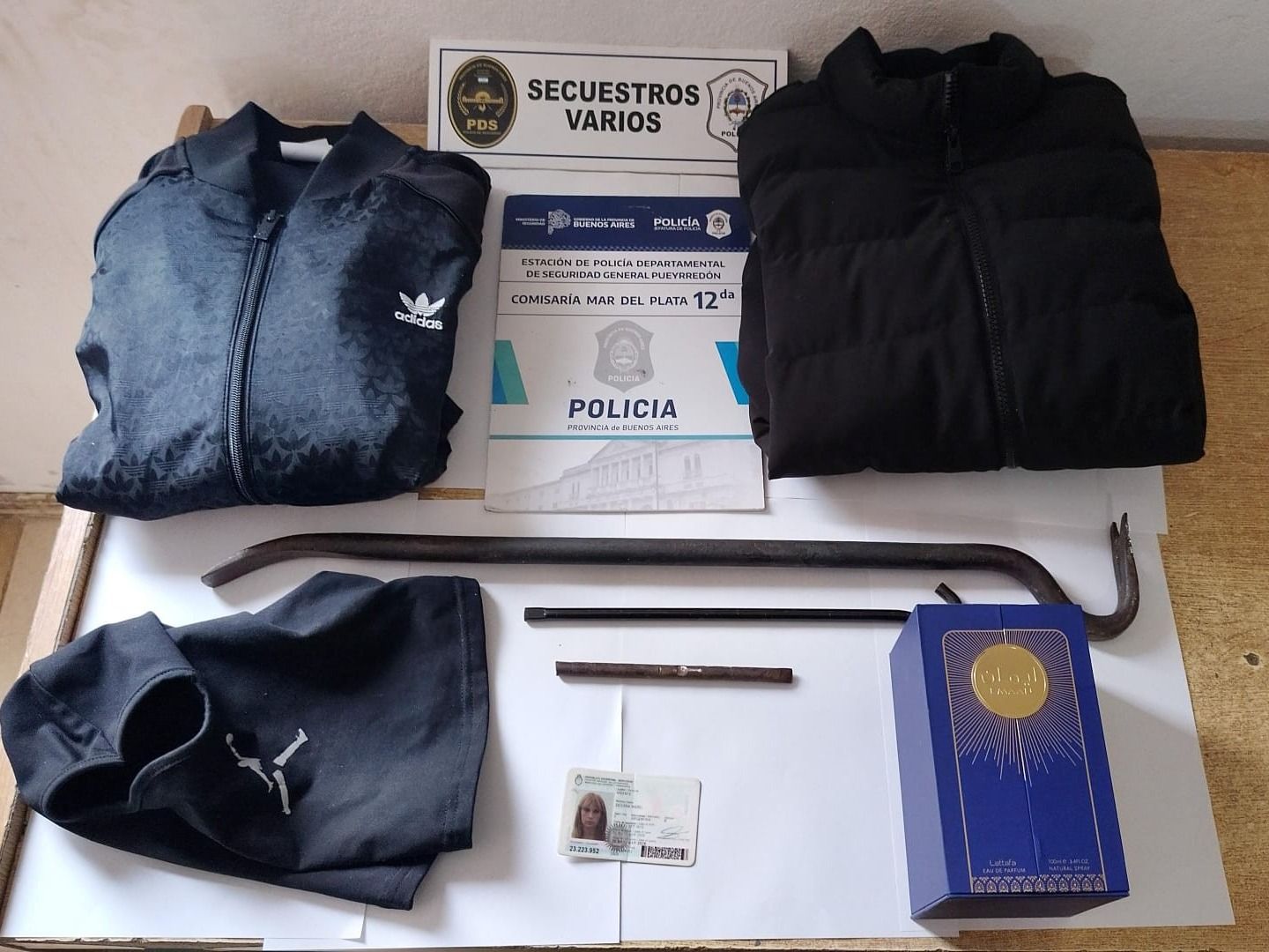 La Policía logró secuestrar varios objetos de relevancia para la investigación.